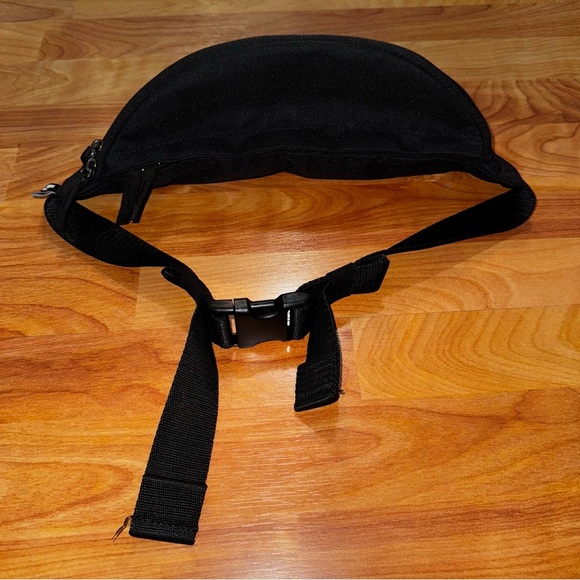 Nike Unisex Heritage Waist Bags Casual Black Run Gym Casual Hip-Bag NICE - Picture 2 of 13